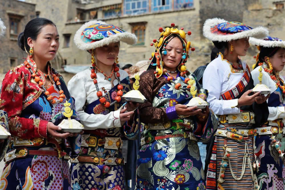 6 Days Lhasa Essence Tour with Countryside life Experience from Chengdu
