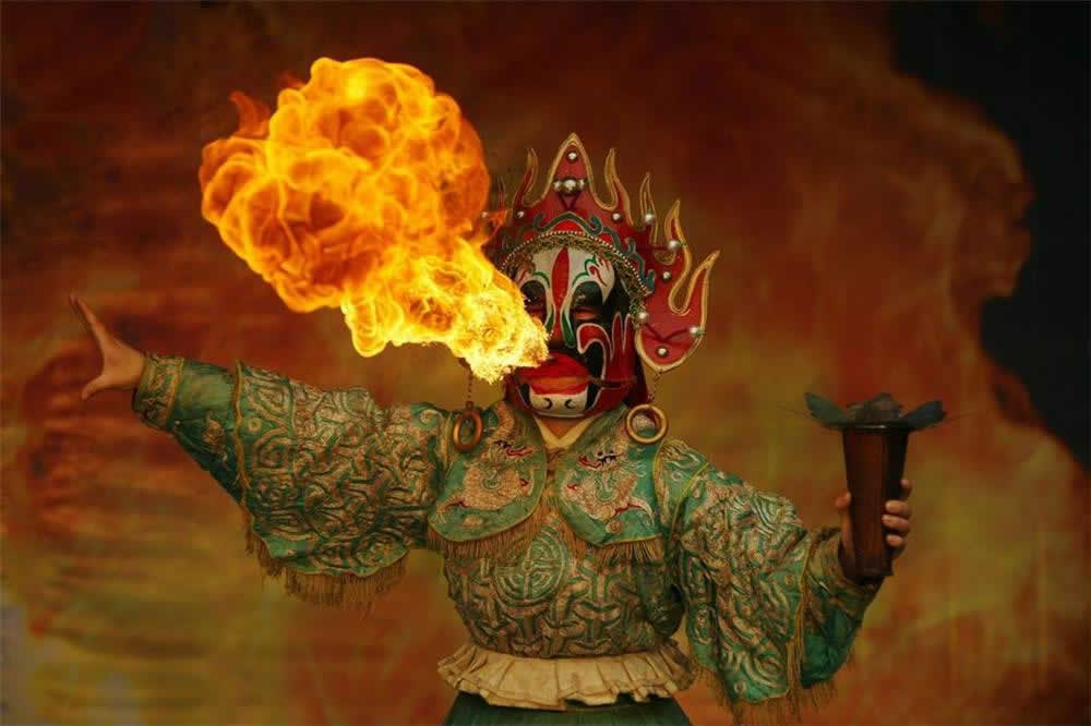 Sichuan Opera Show in Shufengyayun with Private Transfer