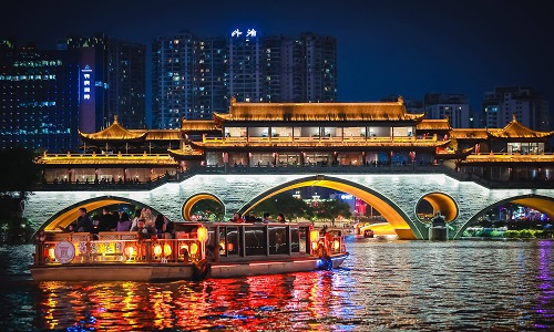 Chengdu Night Sightseeing Tour with Jinjiang River Cruise & Bar Street