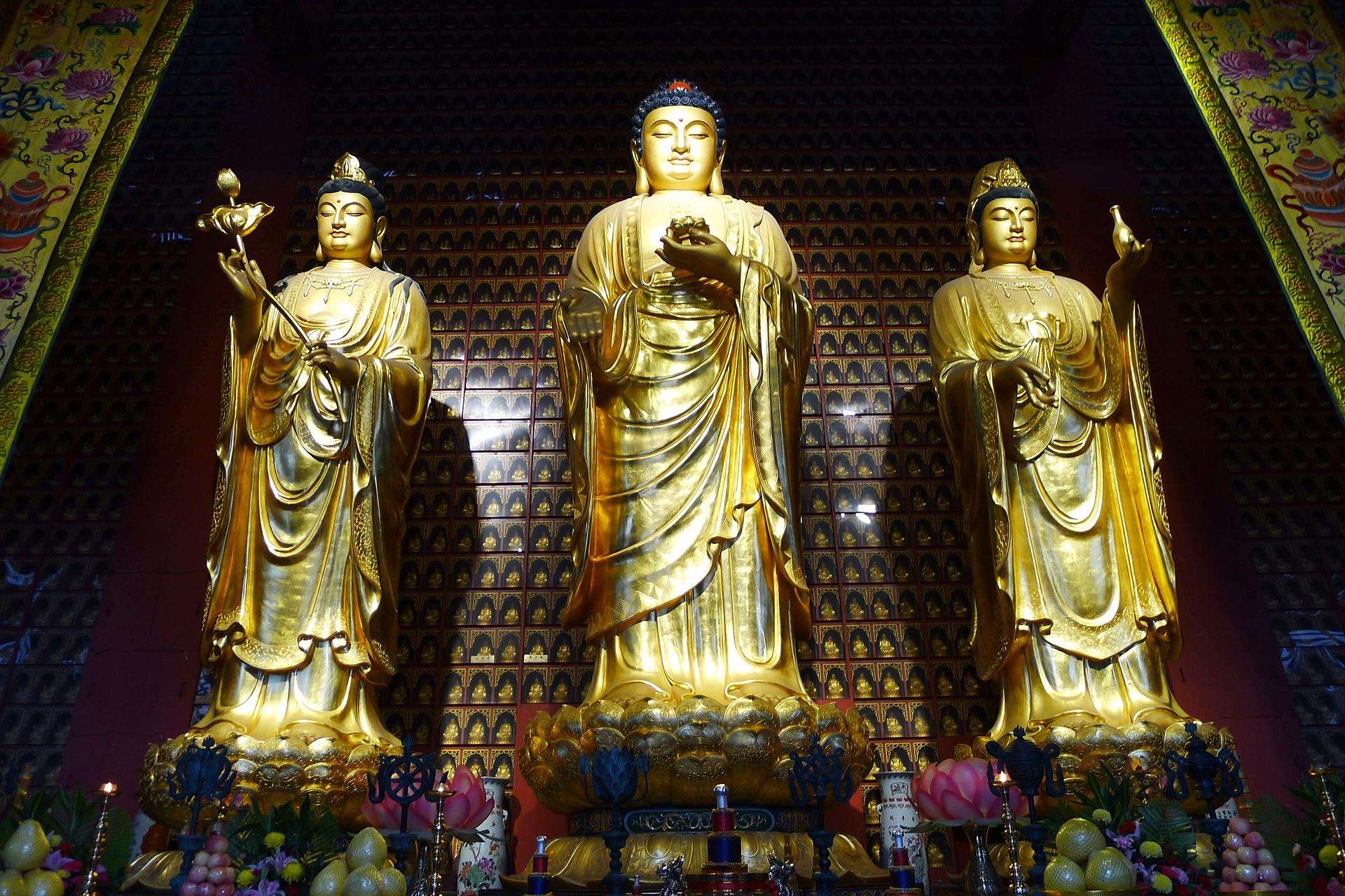 Emeishan_Great_Buddha_Temple_2.jpg