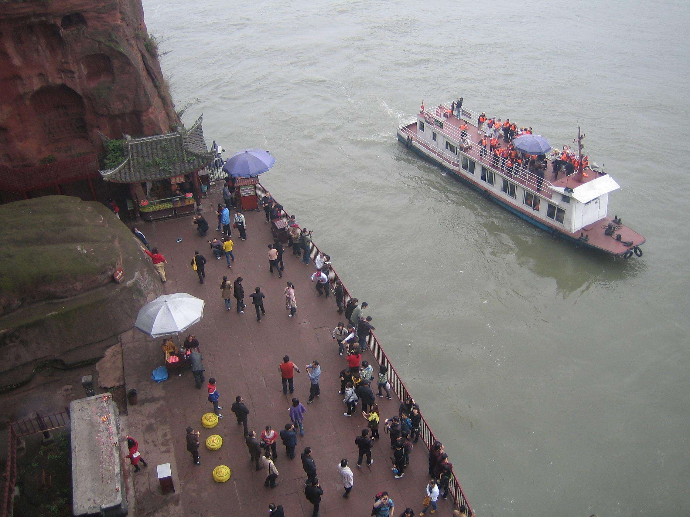 Leshan_Buddha_Cruise.jpg