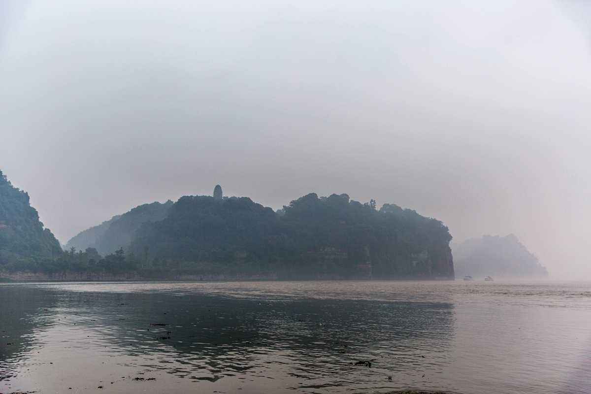 Leshan_Buddha_Cruise_2.jpg