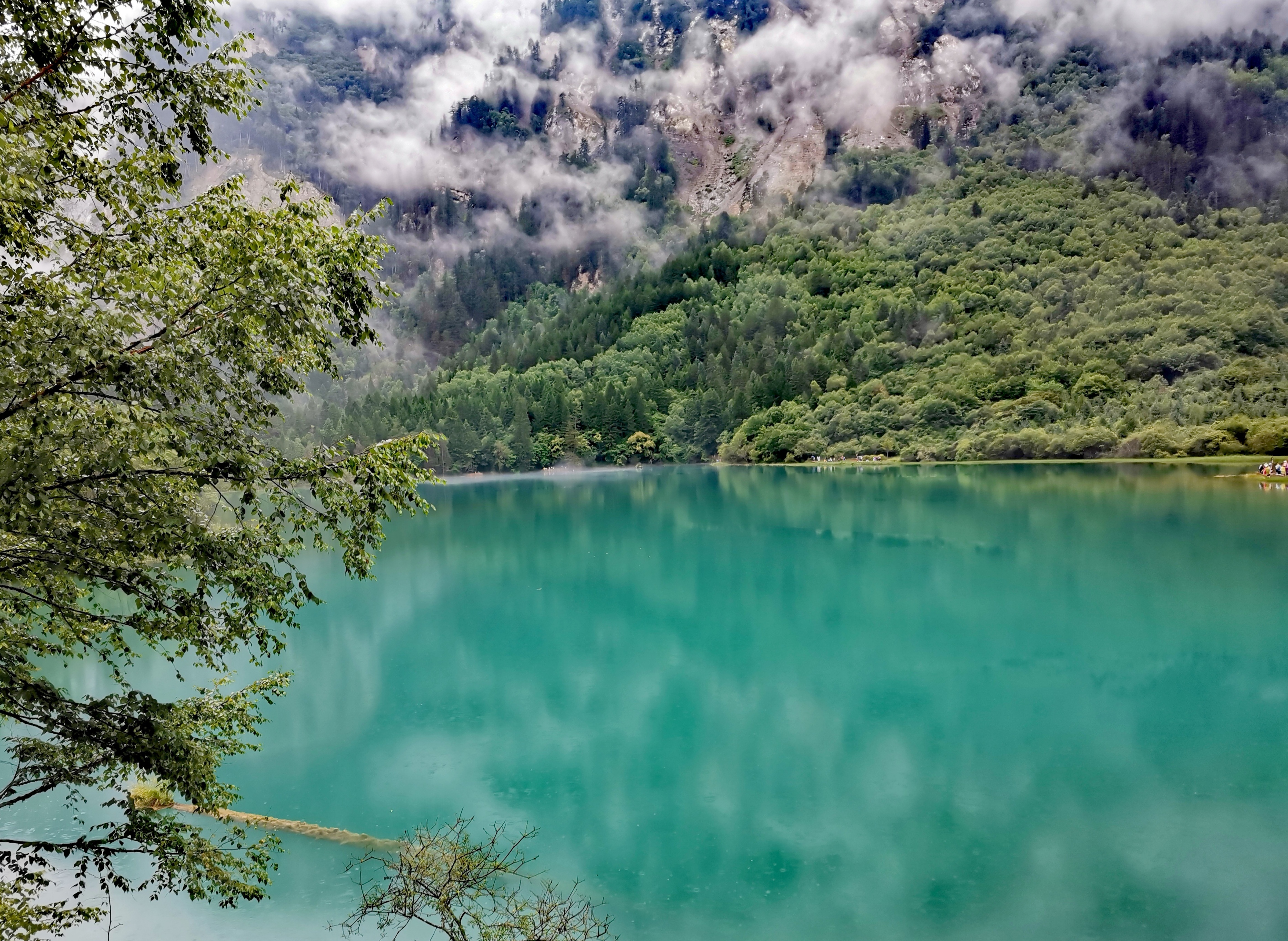 jiuzhaigou valley.jpg