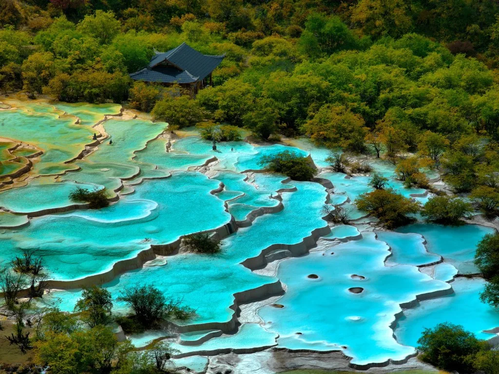 Five-Color-Ponds-Jiuzhaigou