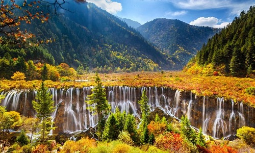 Nuorilang-waterfall-Autumn