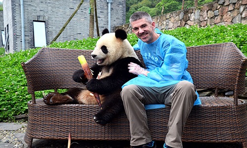 Dujiangyan-Panda-Base-Volunteer