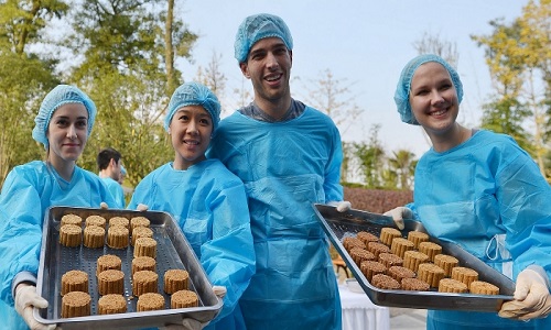 Dujiangyan-Panda-Base-Volunteer