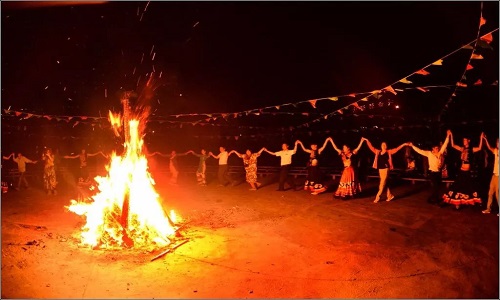 Evening-Campfire-at-Wolong-Base-Sichuan