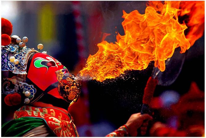 Sichuan-opera-performance