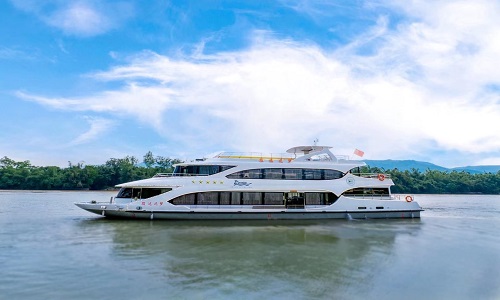 Luxury-5-Star-Li-River-Cruise-Exterior