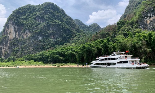 Luxury-5-Star-Li-River-Cruise-River-View