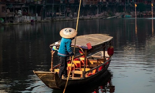 boat-on-the-tuo-river boat-on-the-tuo-river