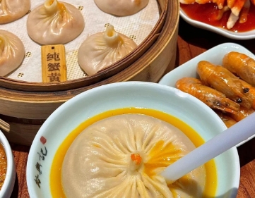 crab-roe-soup-dumplings crab-roe-soup-dumplings