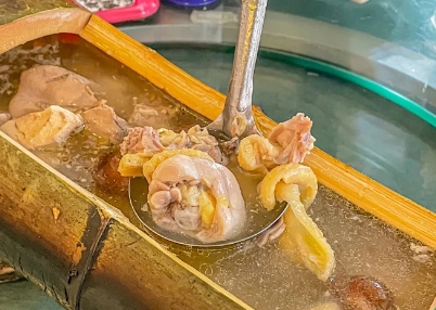 bamboo-tube-chicken bamboo-tube-chicken