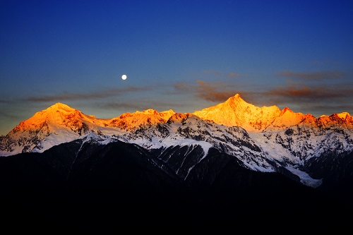 sunrise-over-Meili-Snow-Mountain sunrise-over-Meili-Snow-Mountain