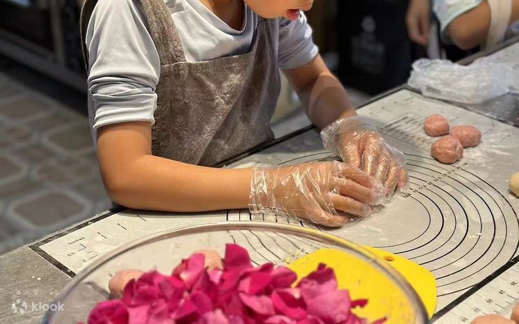 Dali-Traditional-Flower-Cake-Baking-Class Dali-Traditional-Flower-Cake-Baking-Class
