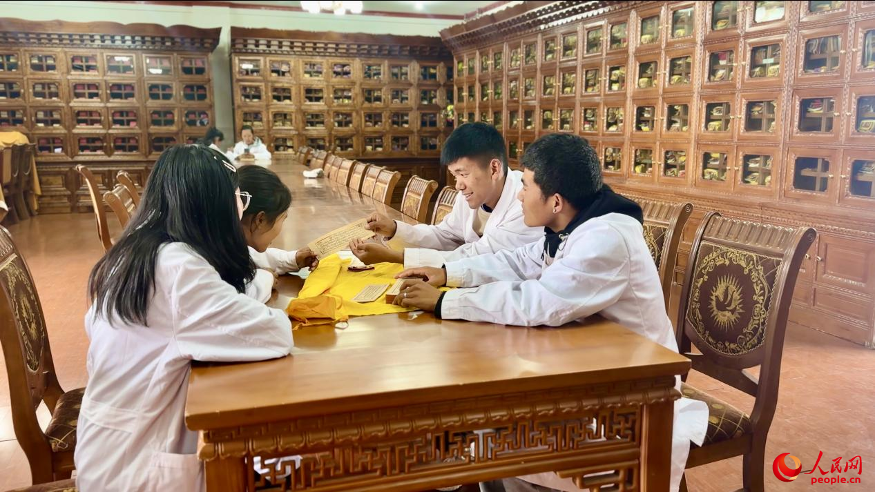 Tibetan-Medicine-Healing-Culture Tibetan-Medicine-Healing-Culture