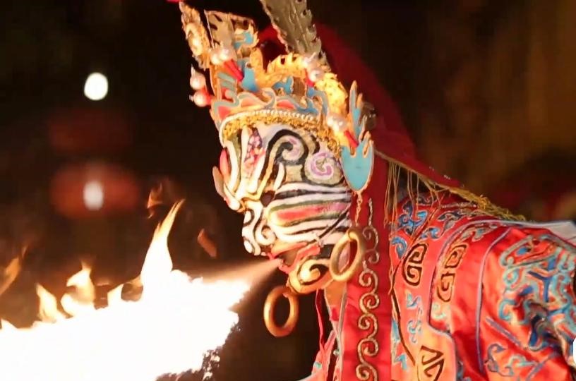 Sichuan-Opera-and-Face-Changing-Performance-01 Sichuan-Opera-and-Face-Changing-Performance-01