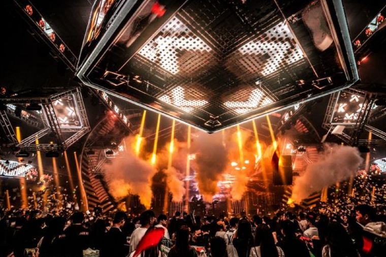 PLAY-HOUSE PLAY-HOUSE