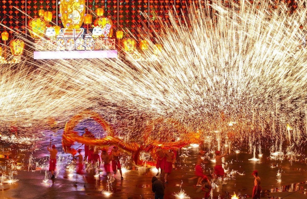 Dazu-Zhongao-Fire-Dragon-Intangible-Cultural-Heritage-Experience-01 Dazu-Zhongao-Fire-Dragon-Intangible-Cultural-Heritage-Experience-01