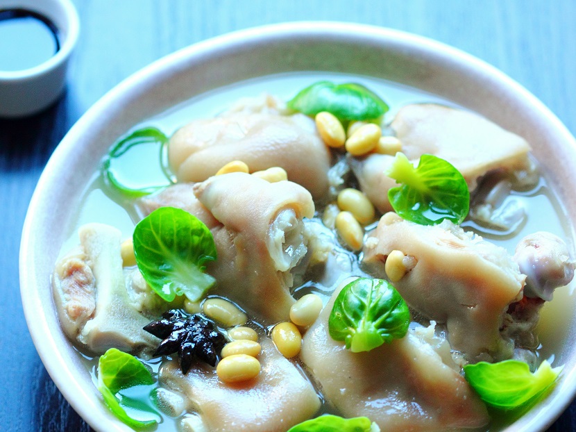 Pigs-feet-and-soybean-soup Pigs-feet-and-soybean-soup